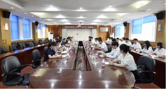 【工作落实年】学校举办2023年“校长•毕业生”座谈会