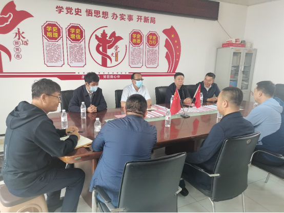 董贵杰同志赴海伦市东方红村看望慰问驻村工作队