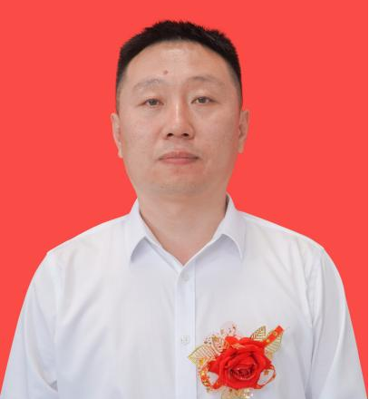 潜心树人育桃李 深研乐教践初心——记2024年度全省师德先进个人王强